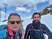 54 Piacevole incontro al Passo col compaesano Roberto